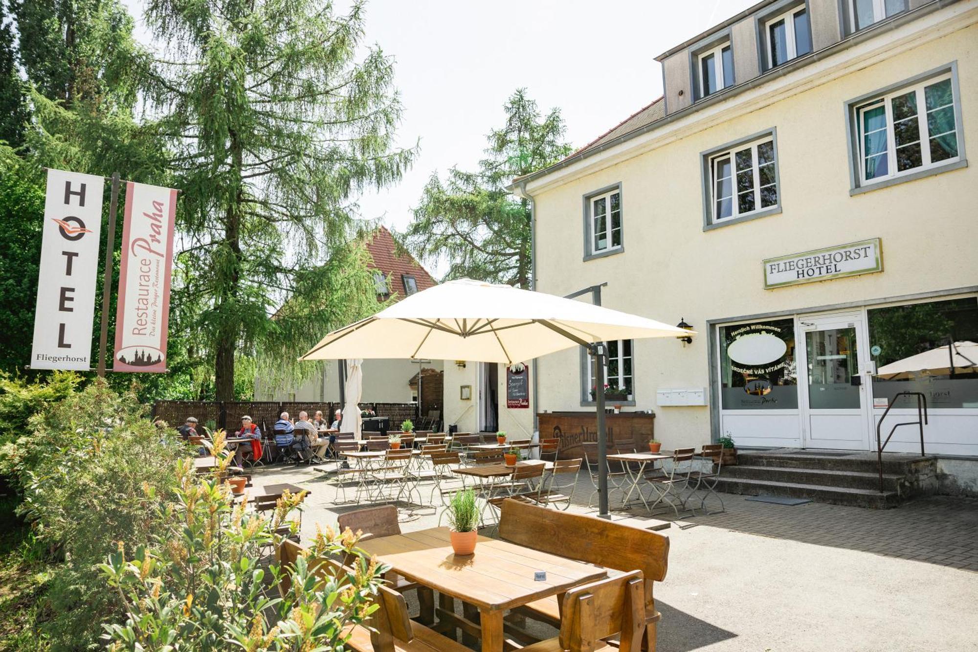 Hotel Fliegerhorst Dresde Exterior foto